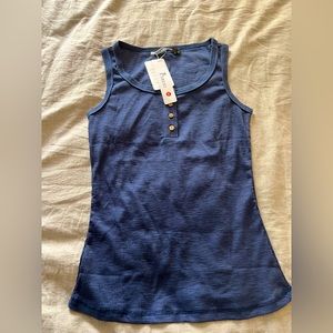 Small NWT blue ribbed tank top